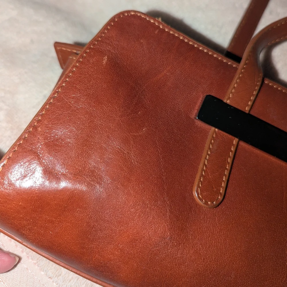 Borsetta Milano Elegant Brown Leather Shoulder Bag with Silver Detail
